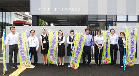 静清高等学校前にて『秋の全国交通安全運動』の立哨活動を実施しました【写真】