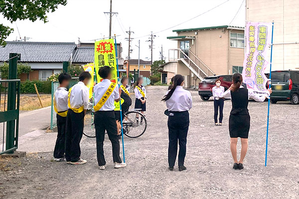 藤枝北高等学校前の通学路【写真】
